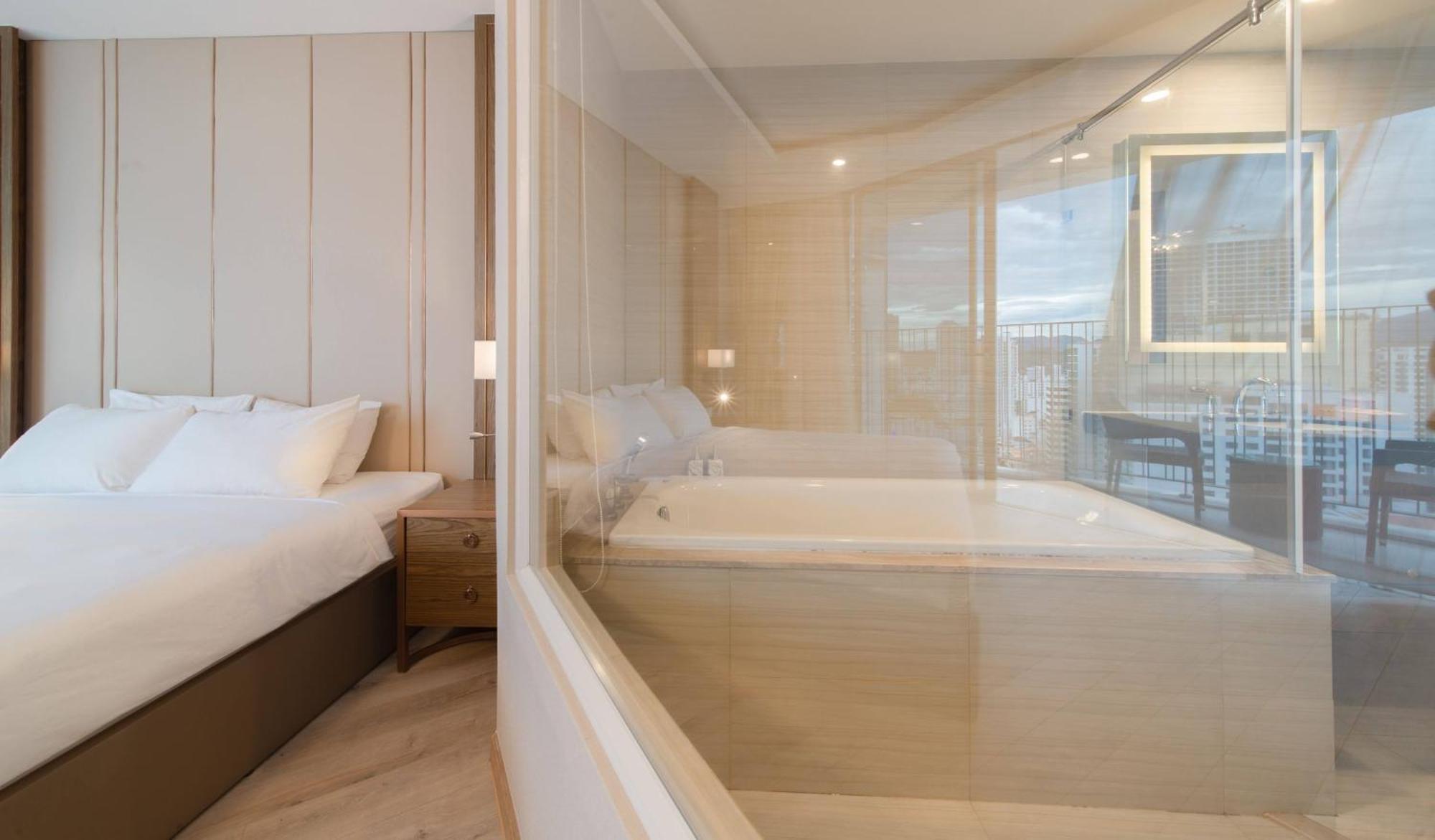 Coastal Panorama Oceanfront Suites Nha Trang Exteriér fotografie