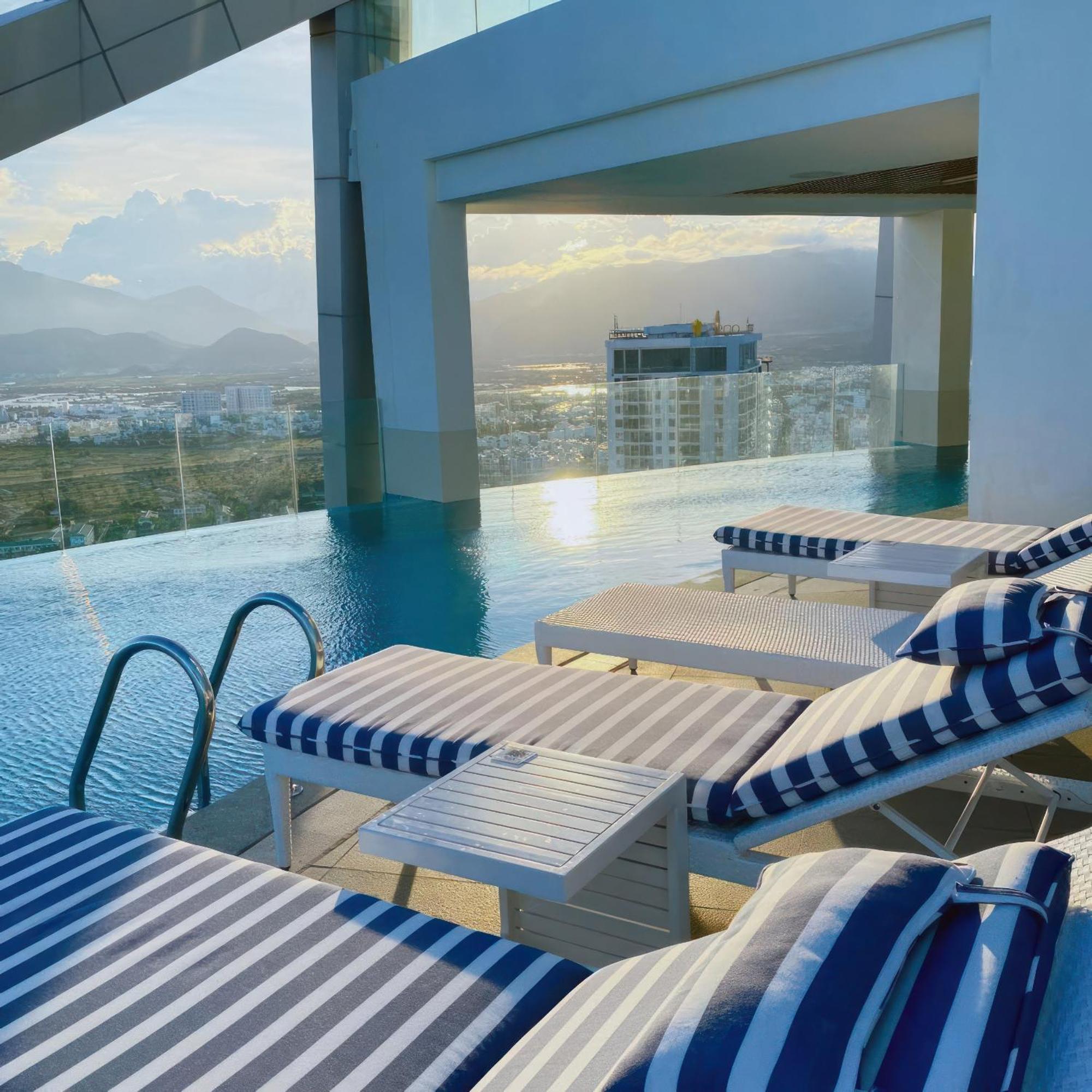Coastal Panorama Oceanfront Suites Nha Trang Exteriér fotografie